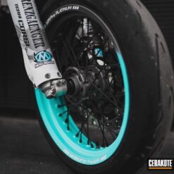 Alternative view of Robin's Egg Blue H-175